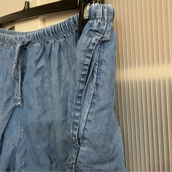 Women’s Mossimo denim shorts - Picture 4 of 5